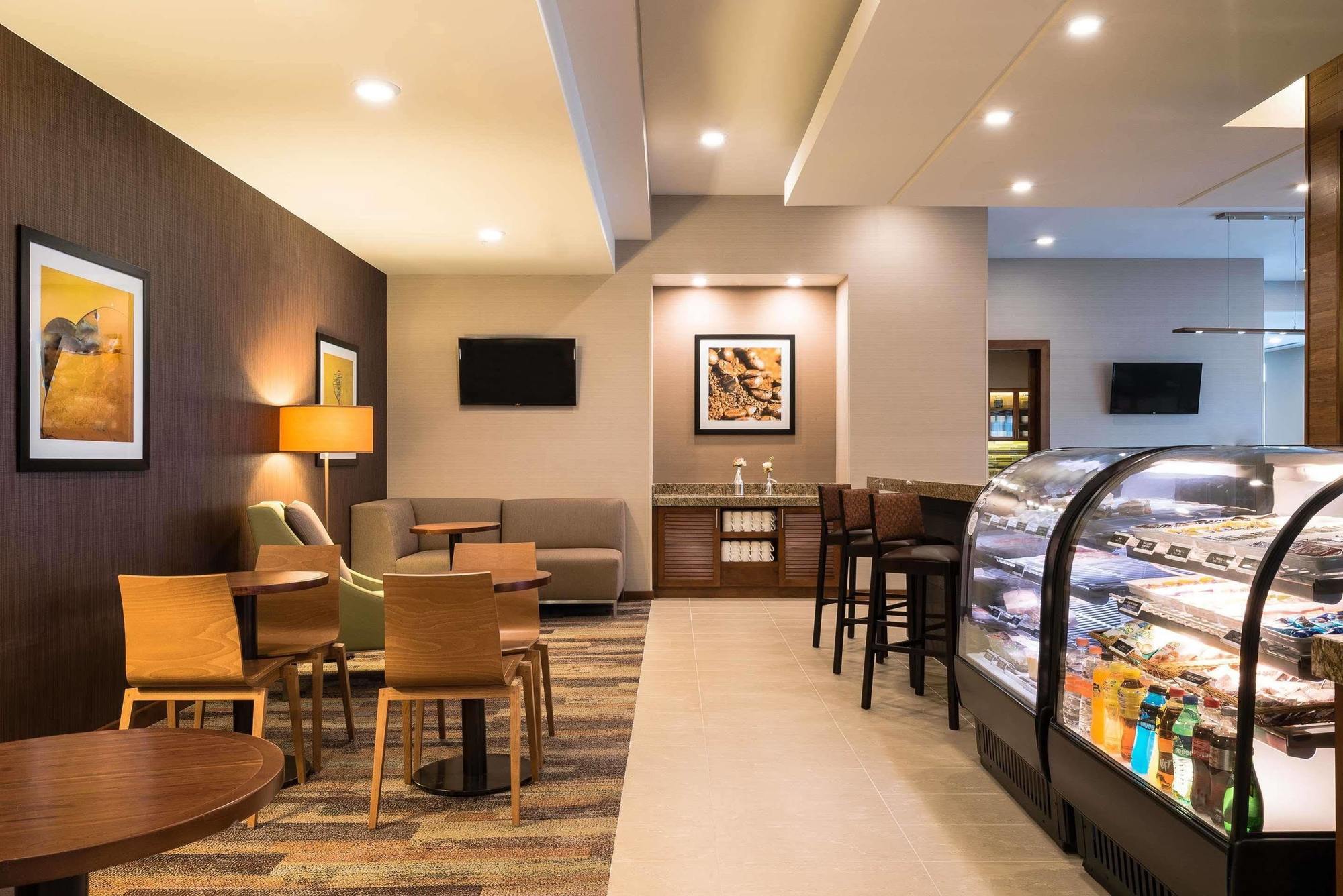 ไฮแอท เพลซ เซลายา Hotel เคลาญา ภายนอก รูปภาพ